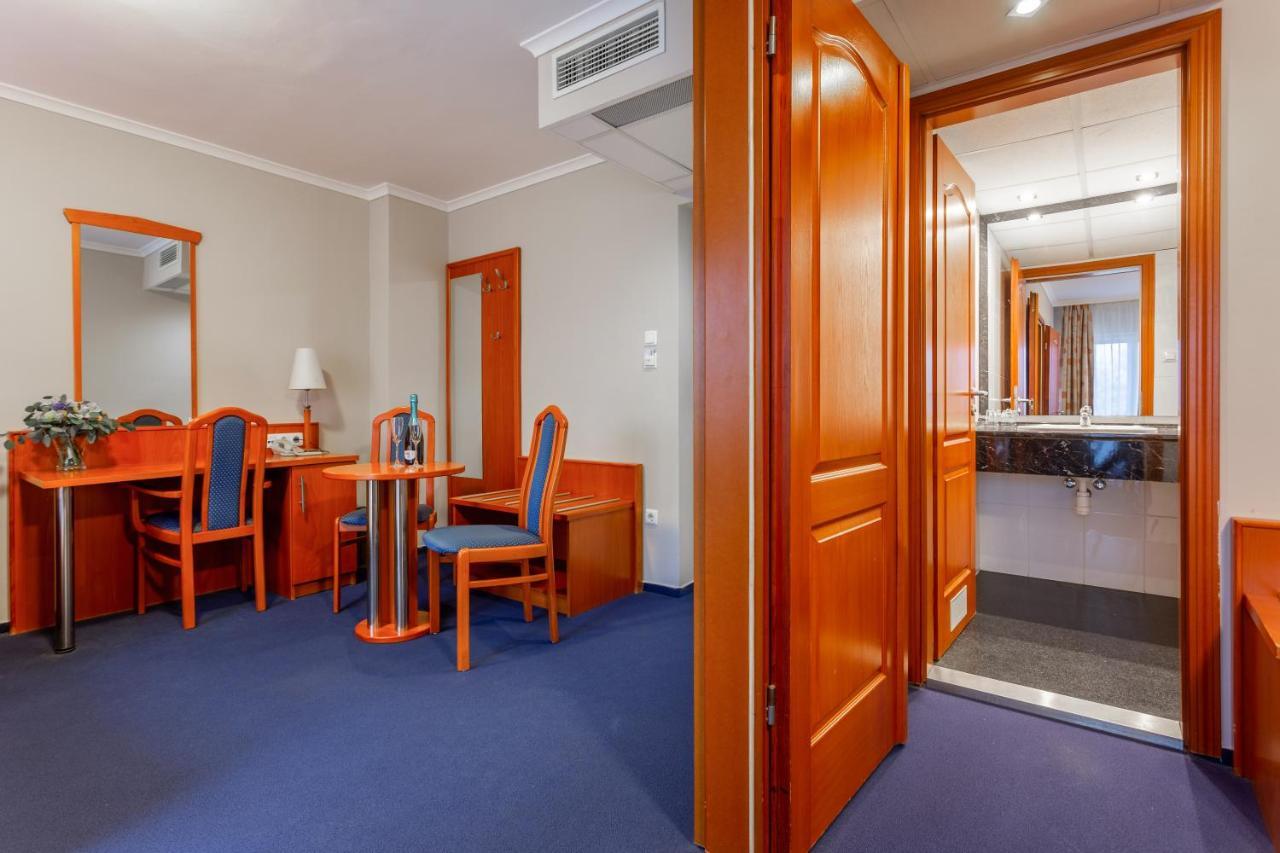 Szonyi Garden Hotel Pest Budapest Eksteriør bilde